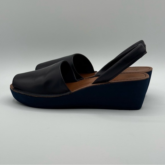 Reaction Kenneth Cole Fine Glass Wedge Slingback Sandal Navy Blue Size 9 - Picture 5 of 13